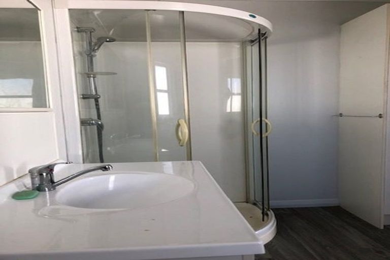 Photo of property in 6 Oxford Street, Marton, 4710