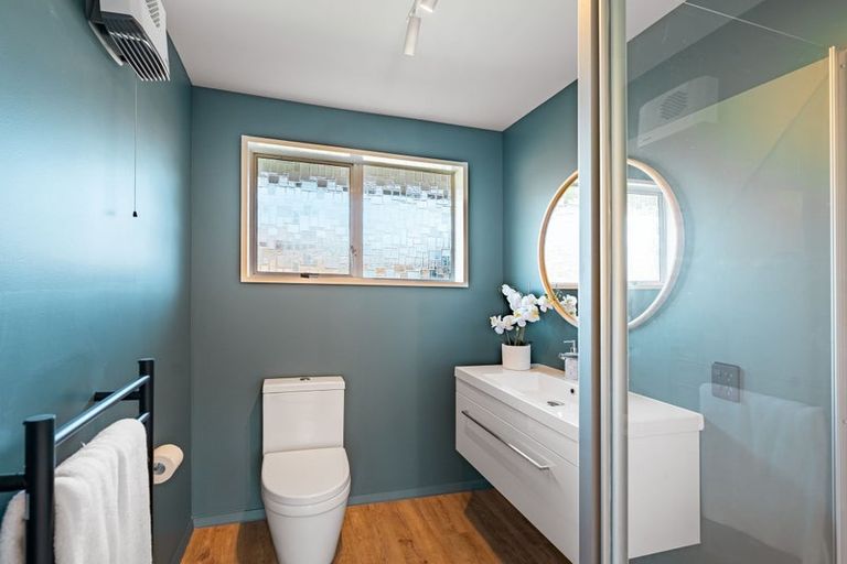 Photo of property in 18 Sawtell Place, Northcote, Christchurch, 8052