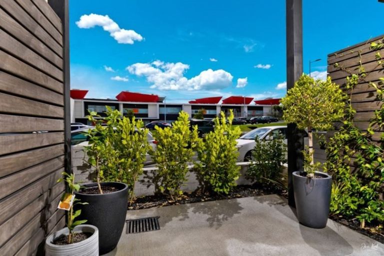 Photo of property in 81c Hobsonville Point Road, Hobsonville, Auckland, 0616
