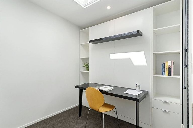 Photo of property in 1036g Colombo Street, St Albans, Christchurch, 8014