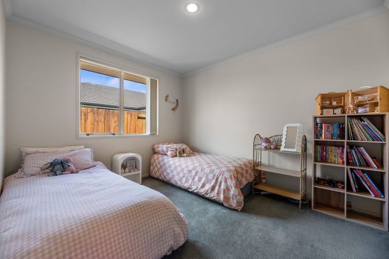 Photo of property in 12 Beachmere Place, Papamoa Beach, Papamoa, 3118