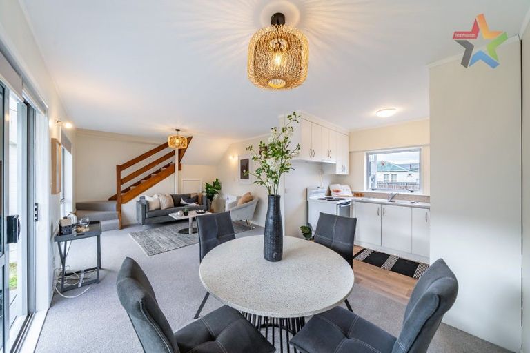 Photo of property in 74f4 Freyberg Street, Lyall Bay, Wellington, 6022