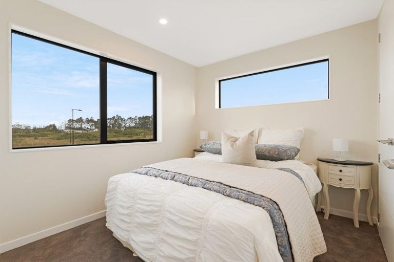 Photo of property in 4 Babos Avenue, Kumeu, 0810