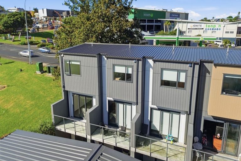 Photo of property in 5/694 Whangaparaoa Road, Stanmore Bay, Whangaparaoa, 0932