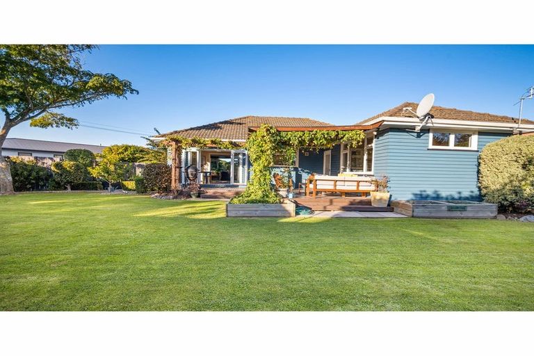 Photo of property in 24 Derrett Place, Saint Martins, Christchurch, 8022