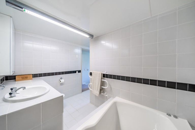 Photo of property in 28 Ngaumatau Road, Point Howard, Lower Hutt, 5013