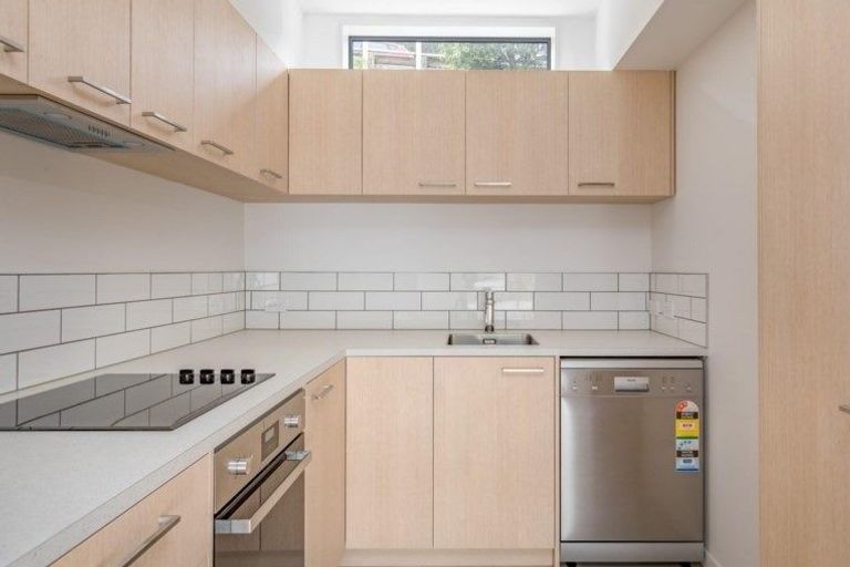 Photo of property in 7u3 Handyside Street, Tawa, Wellington, 5028