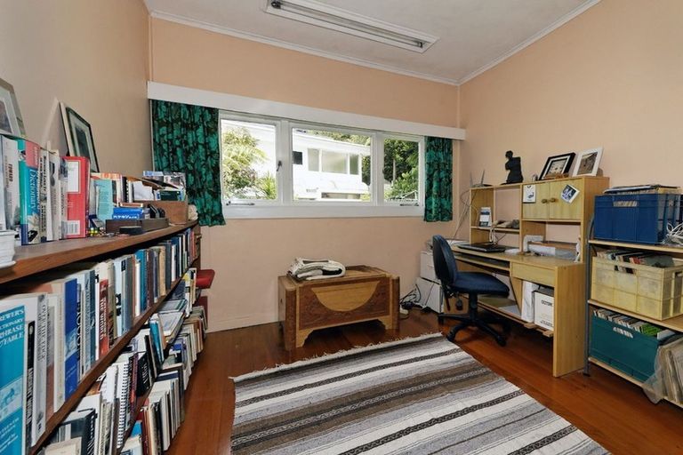 Photo of property in 3 Park Road, Titirangi, Auckland, 0604
