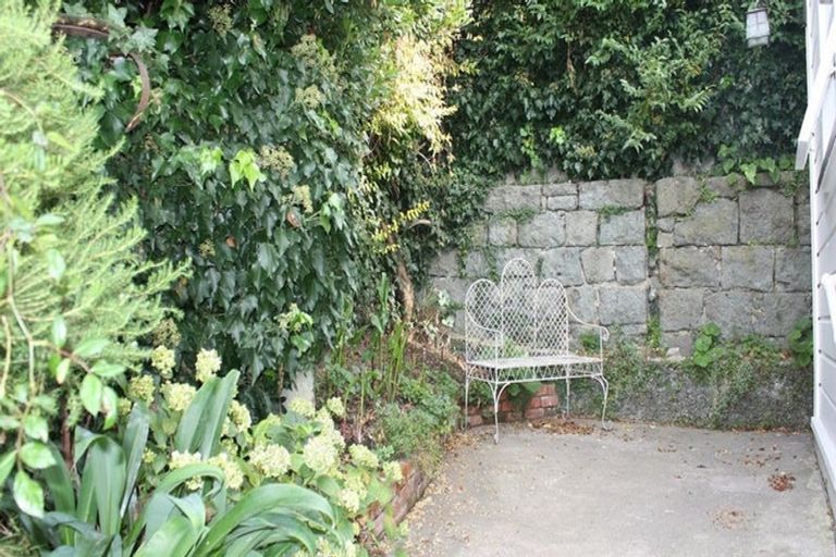 Photo of property in 5 Elm Row, Dunedin Central, Dunedin, 9016