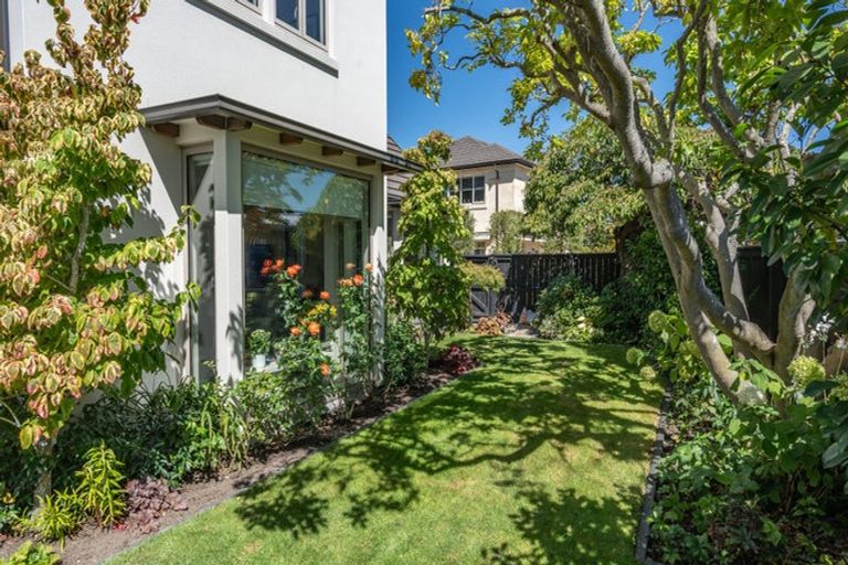 Photo of property in 42 Mcdougall Avenue, St Albans, Christchurch, 8014