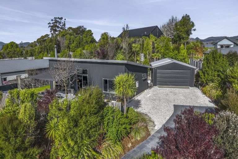 Photo of property in 31 Les Wakefield Road, Mapua, 7005