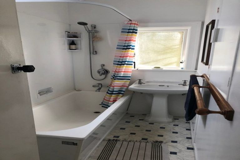 Photo of property in Carillion/the Knoll, 33 Thompson Street, Mount Cook, Wellington, 6011