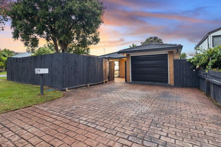 Photo of property in 2/19 Sailfish Drive, West Harbour, Auckland, 0618