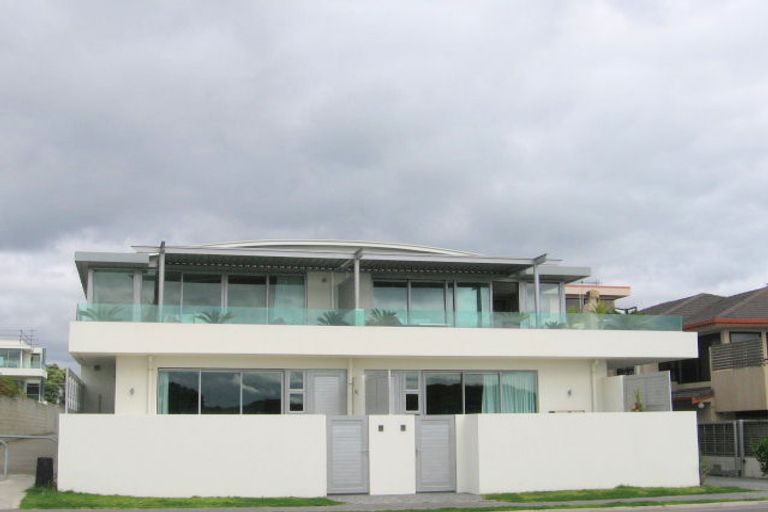 Photo of property in 135 Marine Parade, Mount Maunganui, 3116