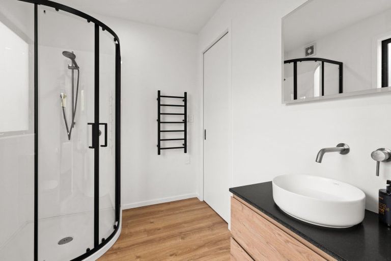 Photo of property in 87 Oak Road, Poraiti, Napier, 4112