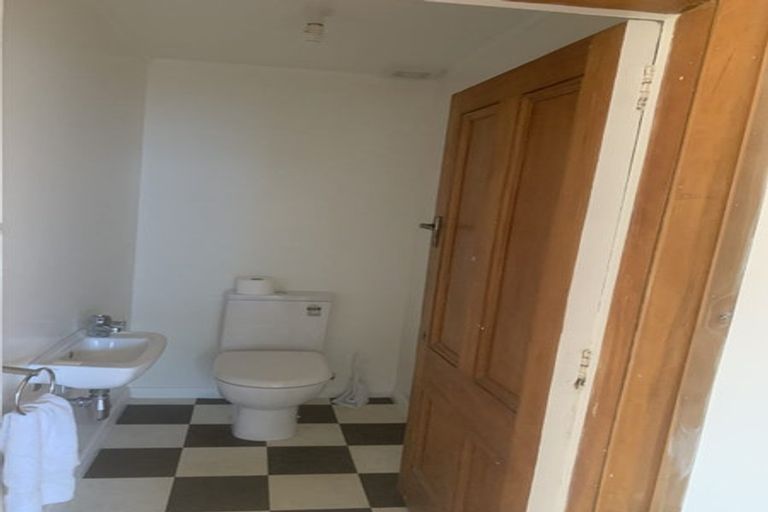 Photo of property in 37 Ara Paiwhenua, Tawa, Wellington, 5028