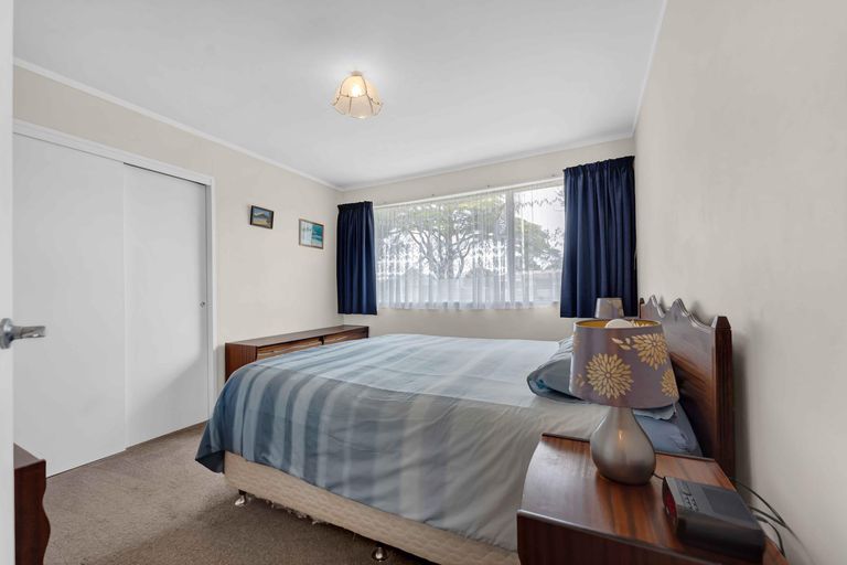Photo of property in 5 Kirrama Place, Conifer Grove, Takanini, 2112