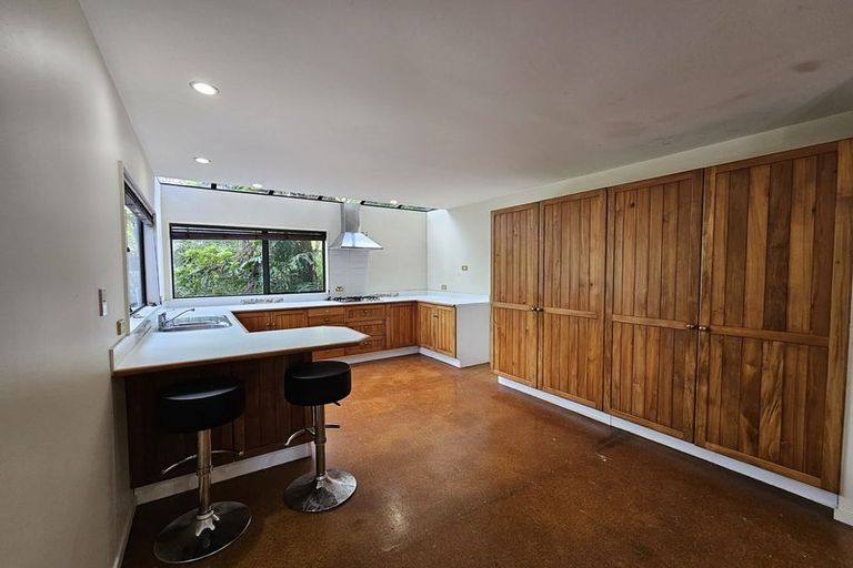 Photo of property in 52 Sunnyhaven Avenue, Beach Haven, Auckland, 0626
