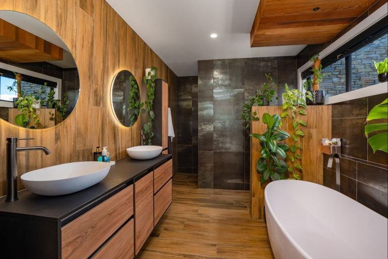 Photo of property in 336 Lake Terrace, Two Mile Bay, Taupo, 3330