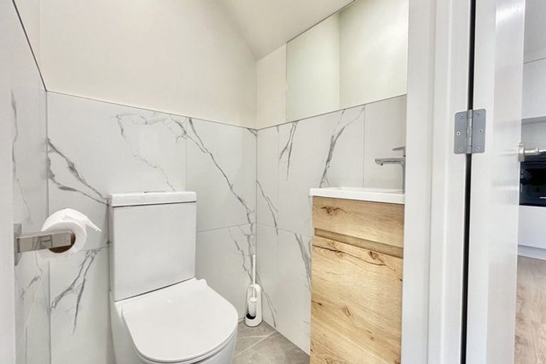 Photo of property in 8a Nandana Drive, Glen Eden, Auckland, 0602