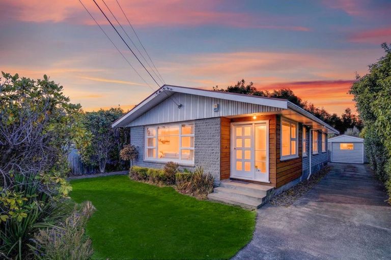 Photo of property in 18a Coopers Road, Dallington, Christchurch, 8061