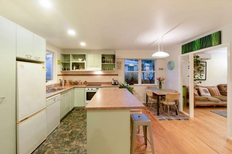 Photo of property in 19 Brennan Avenue, Te Atatu Peninsula, Auckland, 0610