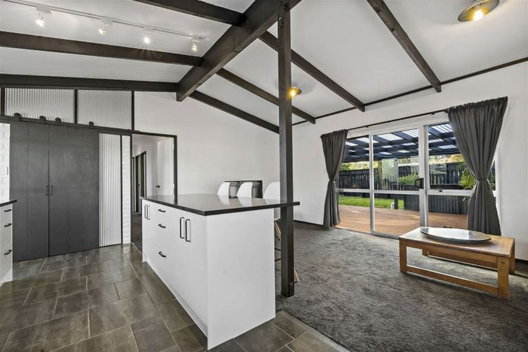 Photo of property in 20 Crosby Road, West Harbour, Auckland, 0618