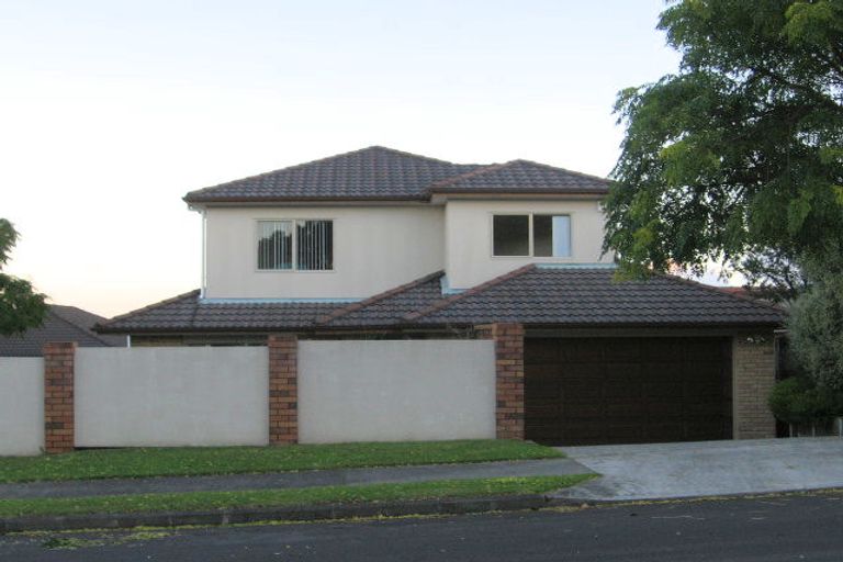 Photo of property in 2 Glucina Avenue, West Harbour, Auckland, 0618