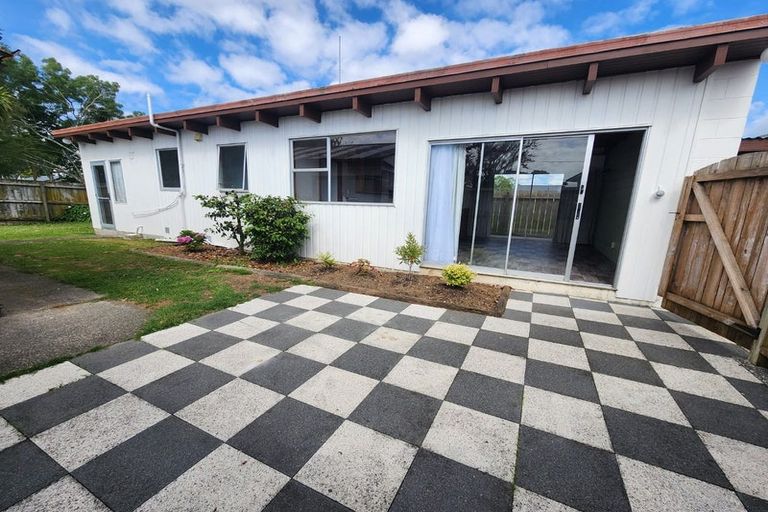 Photo of property in 3 Glen Norman Avenue, Henderson, Auckland, 0610