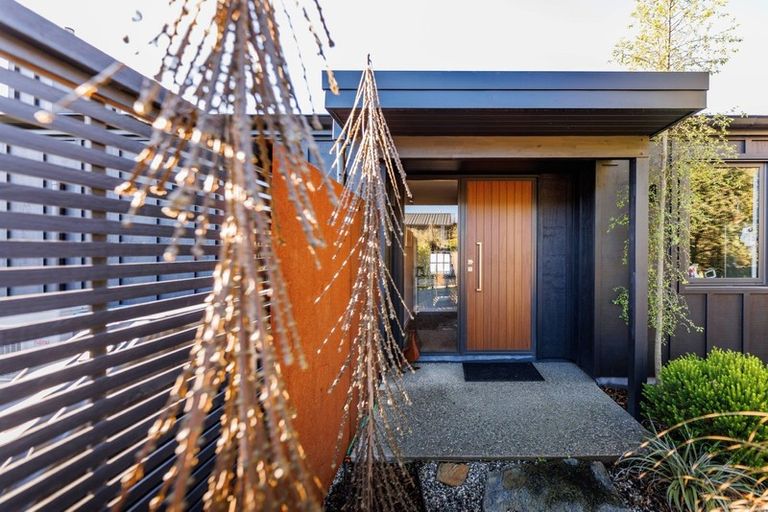 Photo of property in 42 Mcadam Drive, Jacks Point, Queenstown, 9371