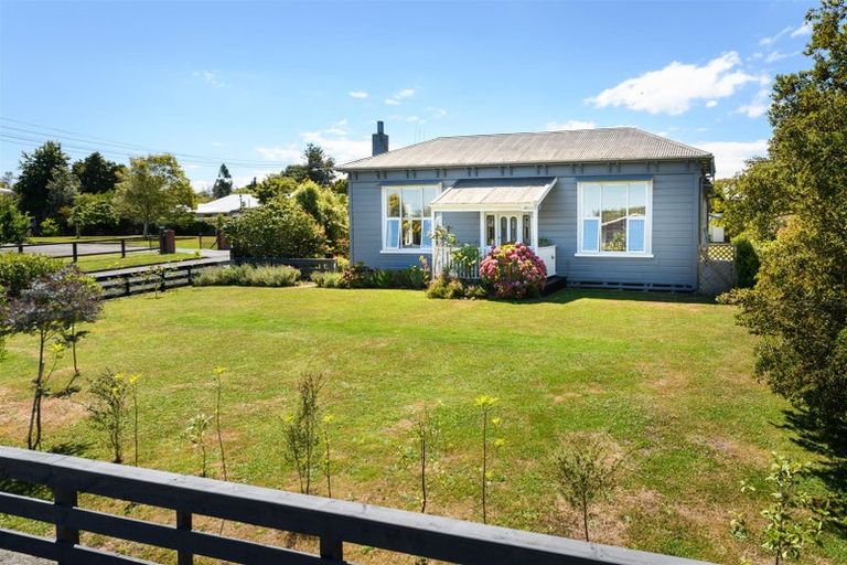 Photo of property in 30 Signal Street, Marton, 4710