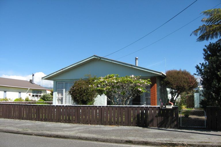 Photo of property in 20 Roebuck Street, Westport, 7825