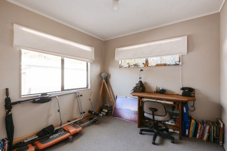 Photo of property in 27 Te Arawa Place, Welcome Bay, Tauranga, 3112