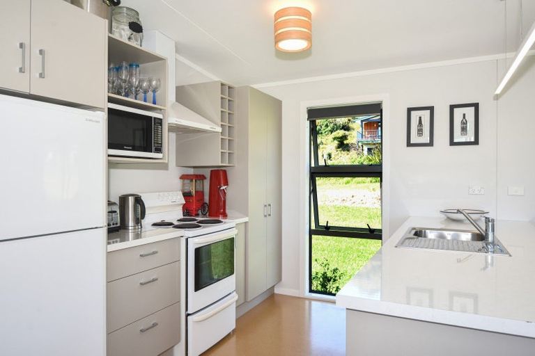 Photo of property in 3 Mahia Heights Drive, Mahia, 4198