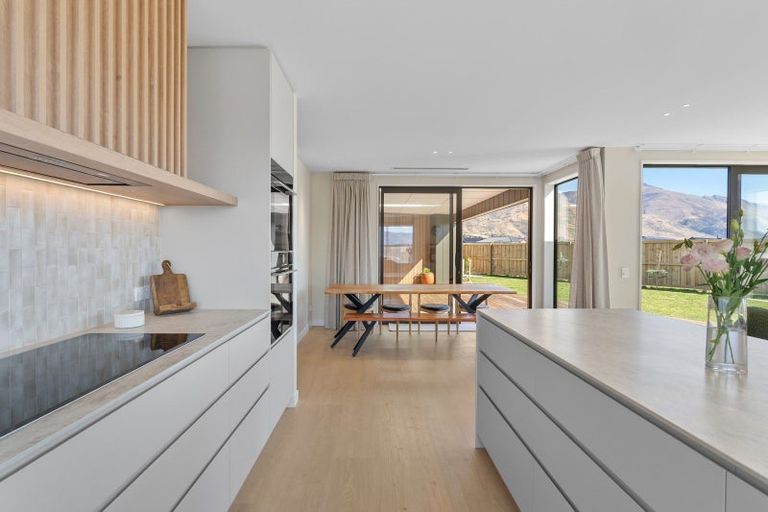 Photo of property in 21 Packer Road, Wanaka, 9382