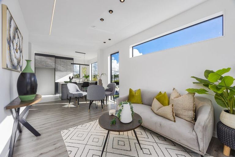 Photo of property in 19 Cedar Heights Avenue, Massey, Auckland, 0614