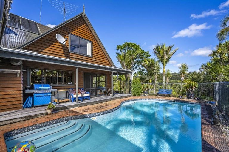 Photo of property in 287 Glenvar Road, Long Bay, Auckland, 0630