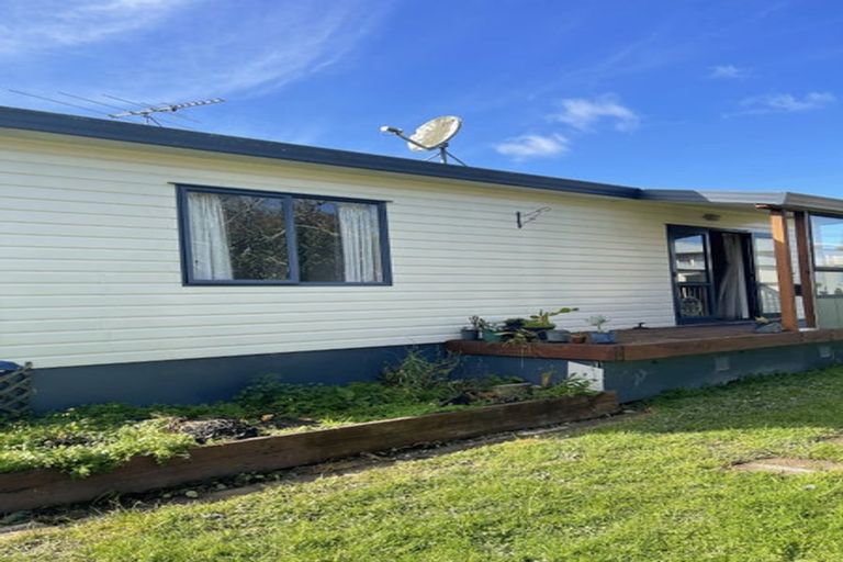 Photo of property in 6 Marlene Avenue, Te Atatu South, Auckland, 0610