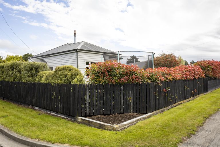 Photo of property in 2 Harris Street, Geraldine, 7930