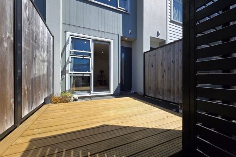 Photo of property in 5 Mcgrath Way, Taita, Lower Hutt, 5011
