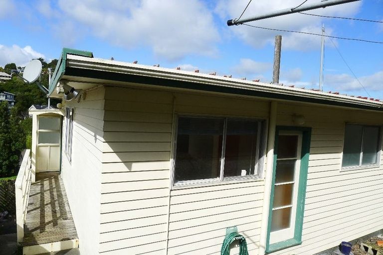 Photo of property in 137b Newlands Road, Newlands, Wellington, 6037