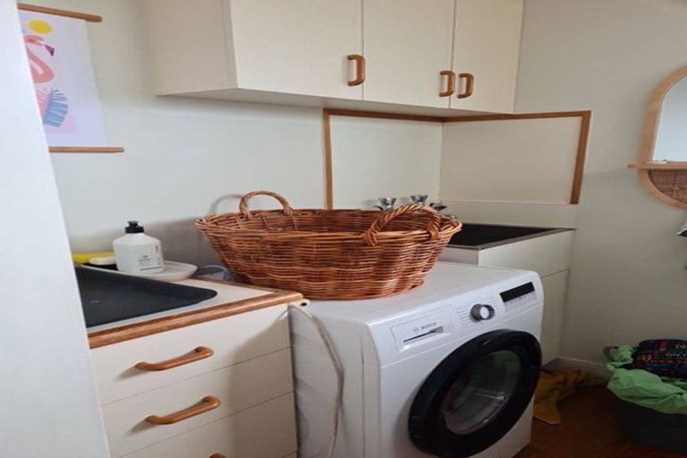 Photo of property in 23 East Street, Greytown, 5712