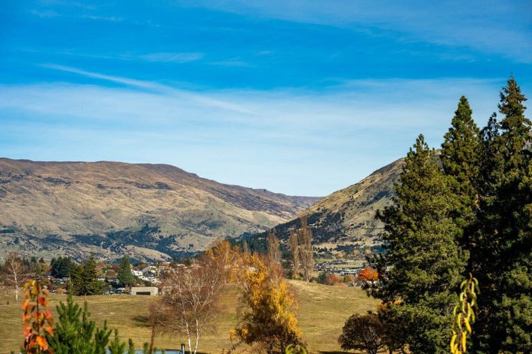 Photo of property in 6 Matai Road, Wanaka, 9305