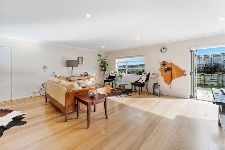 Photo of property in 55 Laurel Oak Drive, Schnapper Rock, Auckland, 0632