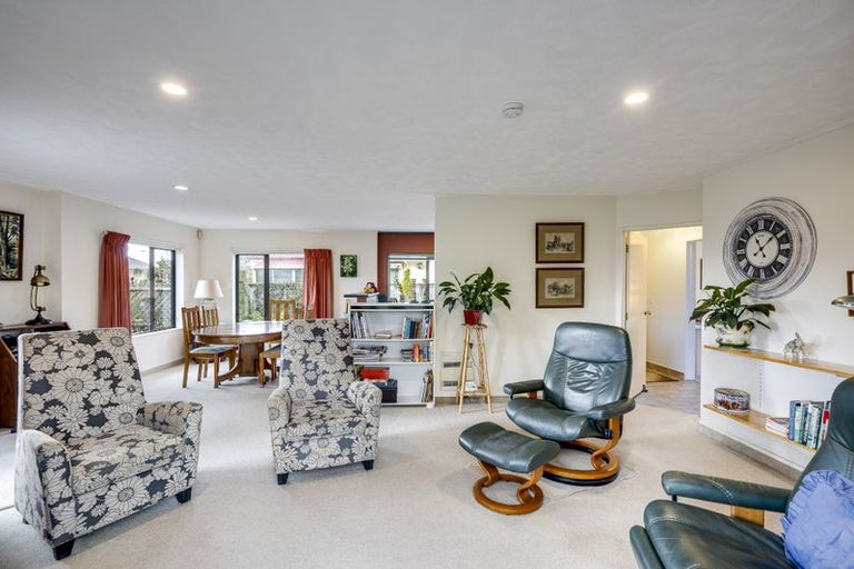 Photo of property in 2/16 Alan Styles Place, Greenmeadows, Napier, 4112