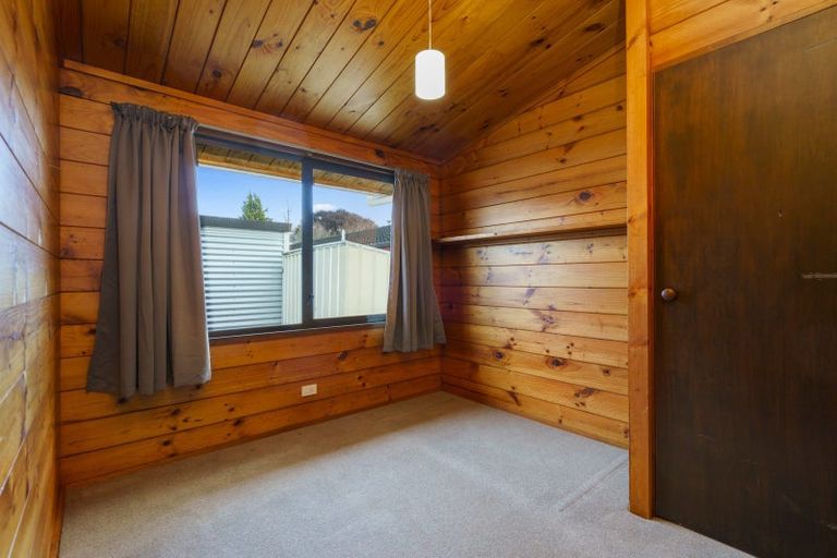 Photo of property in 305 Shakespeare Street, Leamington, Cambridge, 3432