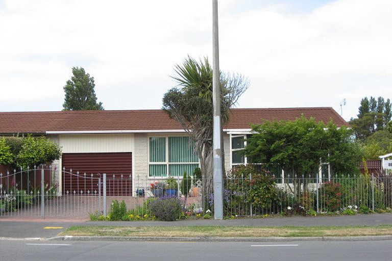Photo of property in 2/513 Mairehau Road, Parklands, Christchurch, 8083