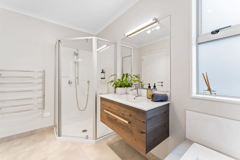 Photo of property in 73 Glidepath Road, Hobsonville, Auckland, 0616