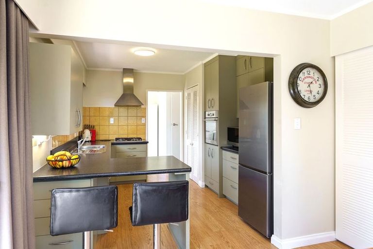 Photo of property in 11 Rawene Street, Waikanae, 5036