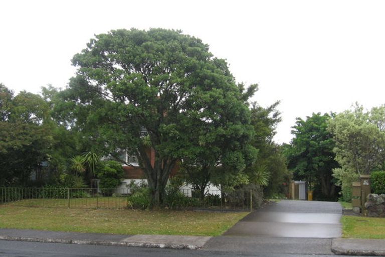Photo of property in 82 Hillcrest Avenue, Hillcrest, Auckland, 0627